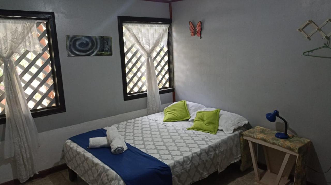 Hospedaje Meryscar Tortuguero Exterior foto